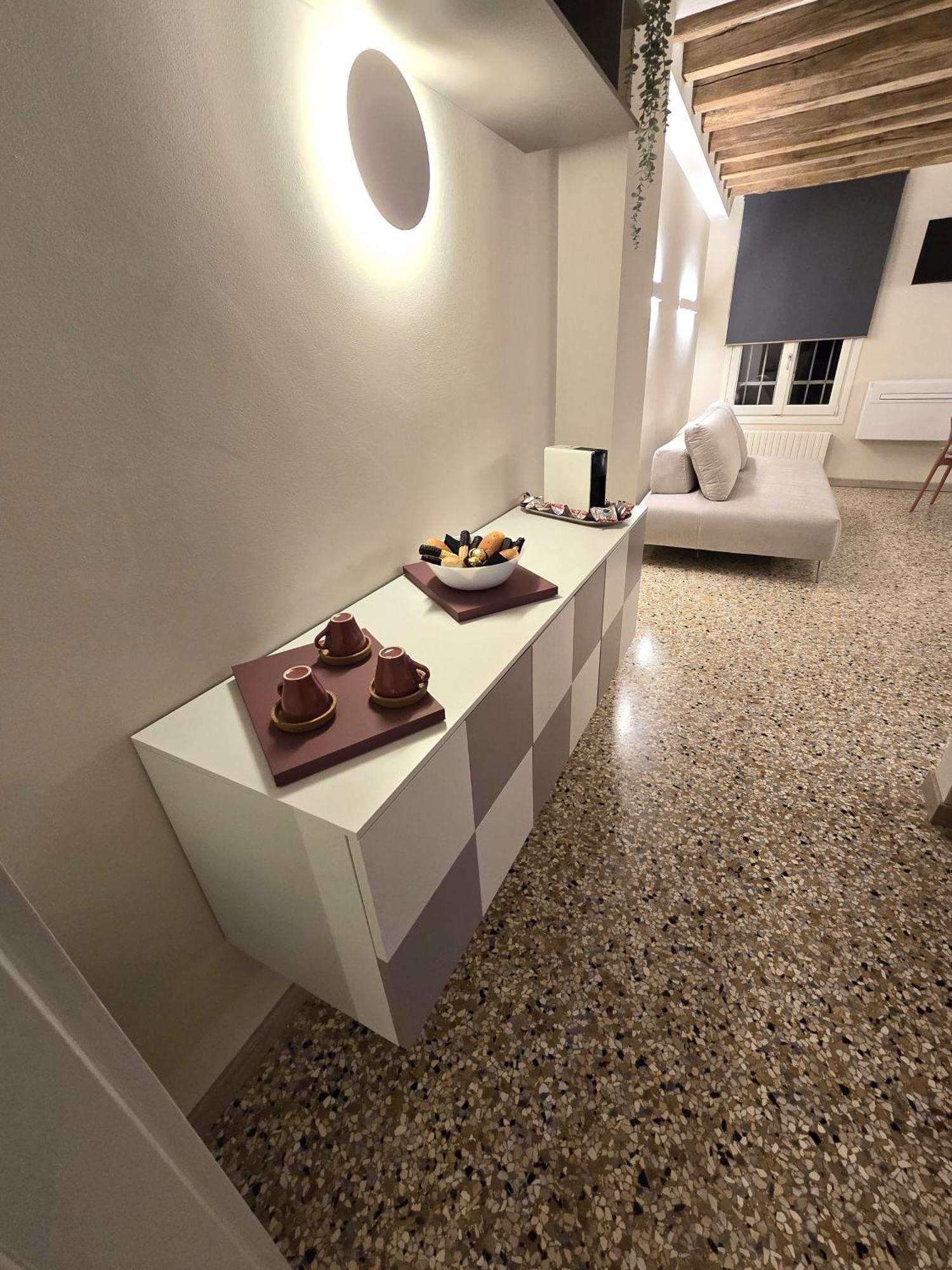 Cozy Studio With Canal View Venedig Exterior foto