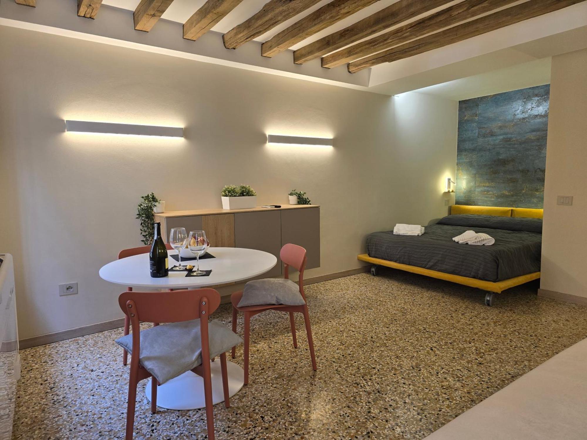 Cozy Studio With Canal View Venedig Exterior foto