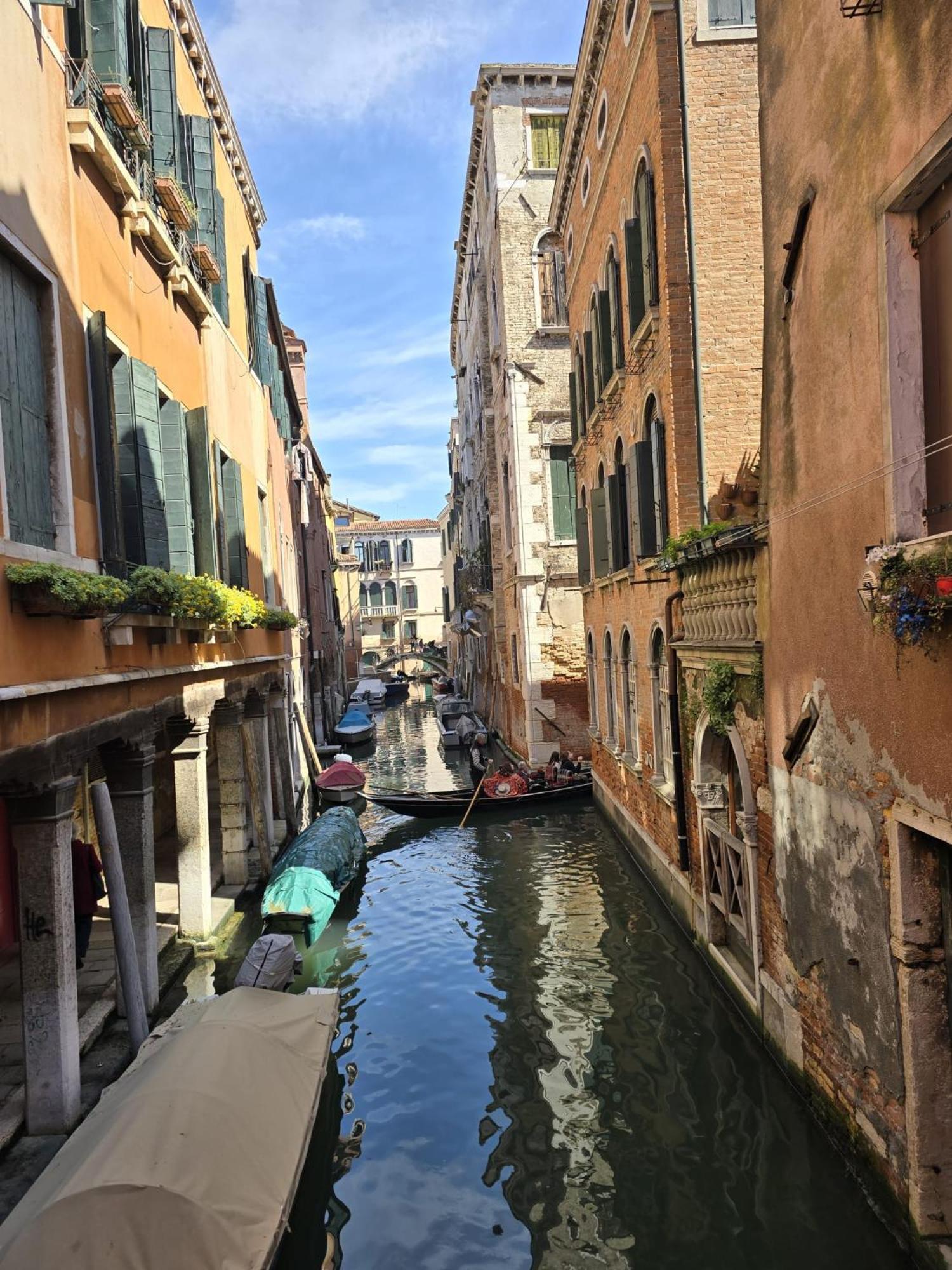 Cozy Studio With Canal View Venedig Exterior foto
